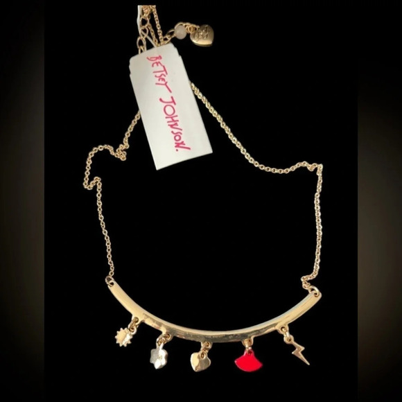 BETSEY JOHNSON Multiple Charms Charm Necklace Crystals Bling New NWT - Picture 4 of 4